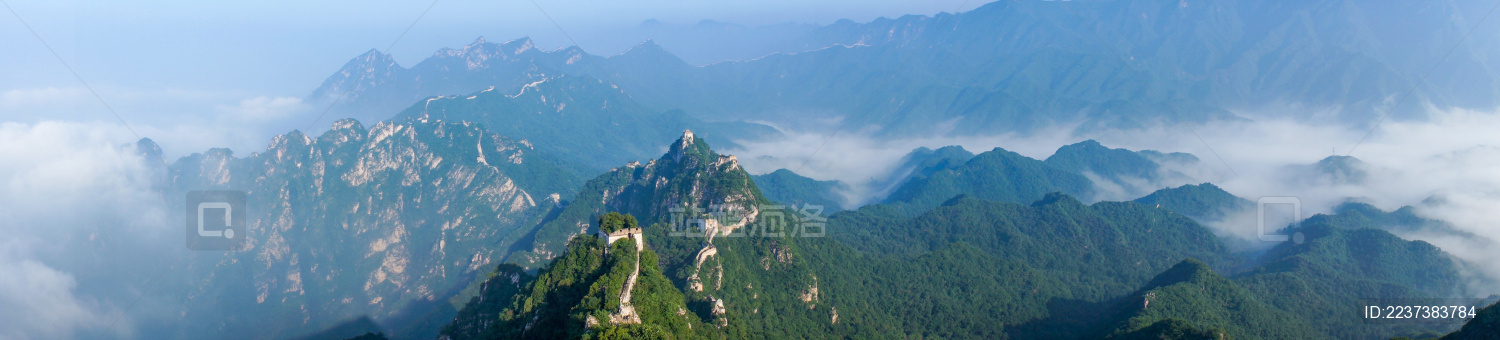 夏季北京箭扣长城云海自然风光