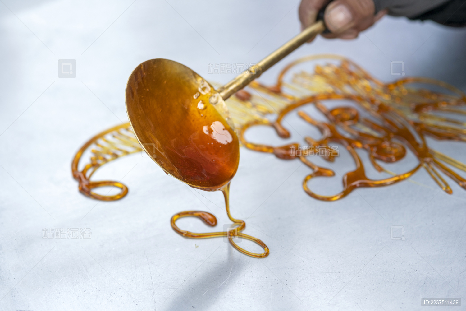 中国传统民间手工艺品画糖人特写