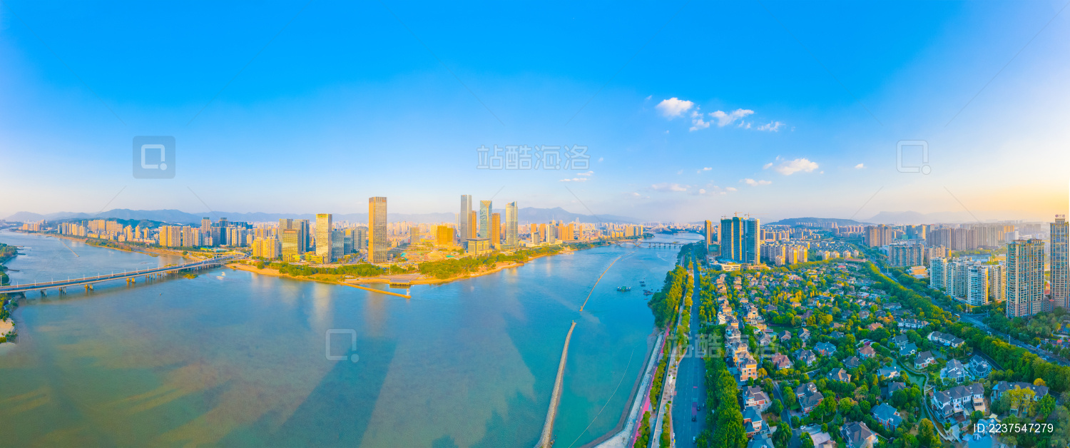 中国福建省福州市闽江两岸的别墅群