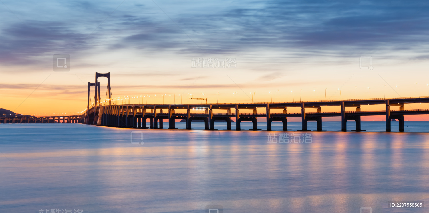 中国辽宁大连星海湾日出