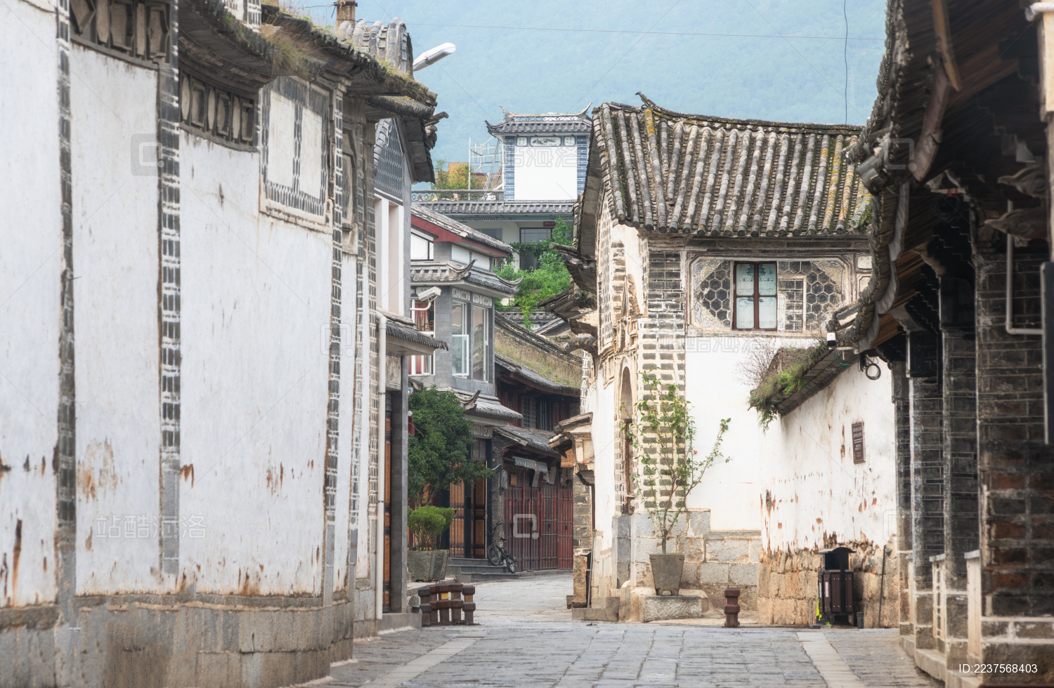 云南大理喜洲古镇的白族建筑风光