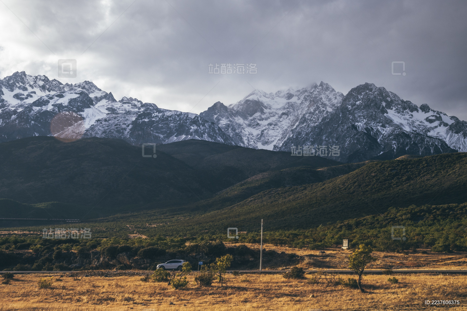 云南丽江玉龙雪山晚霞晨曦