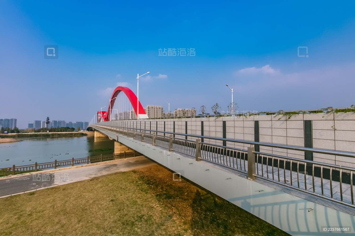 江苏省南京市秦淮河龙藏大道彩虹桥建筑