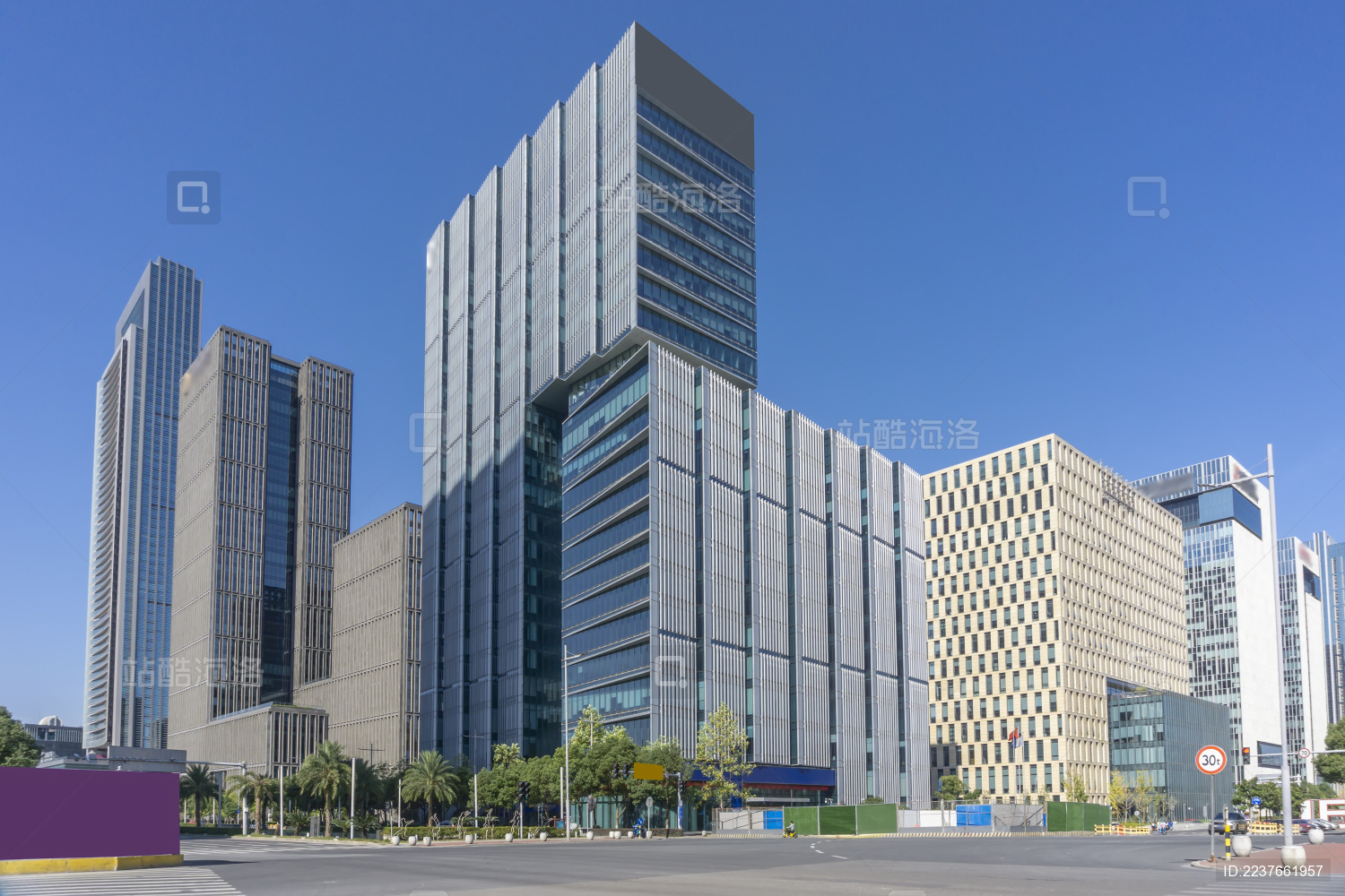 宁波金融区办公楼和广场街道