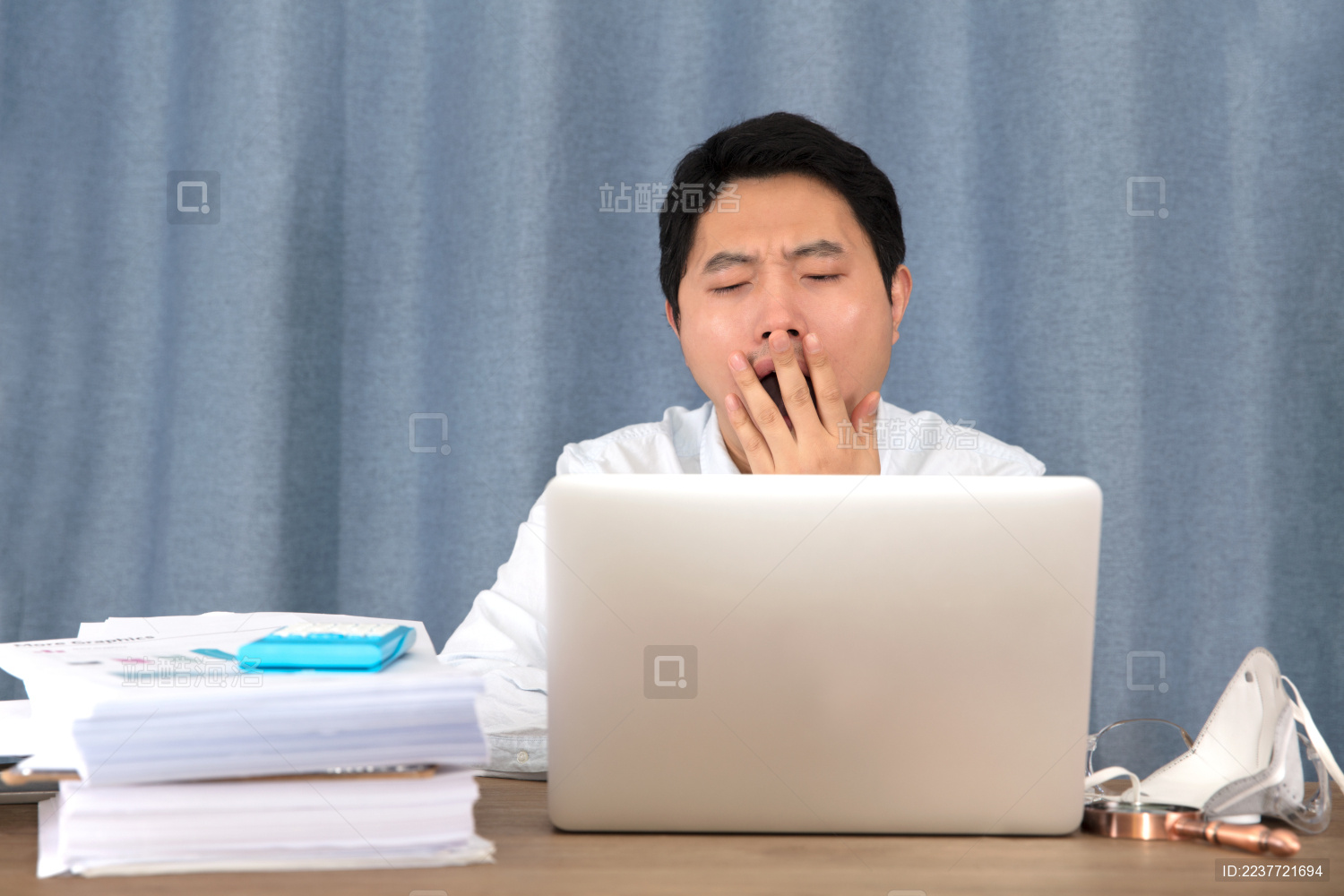 复工后不适应的上班族