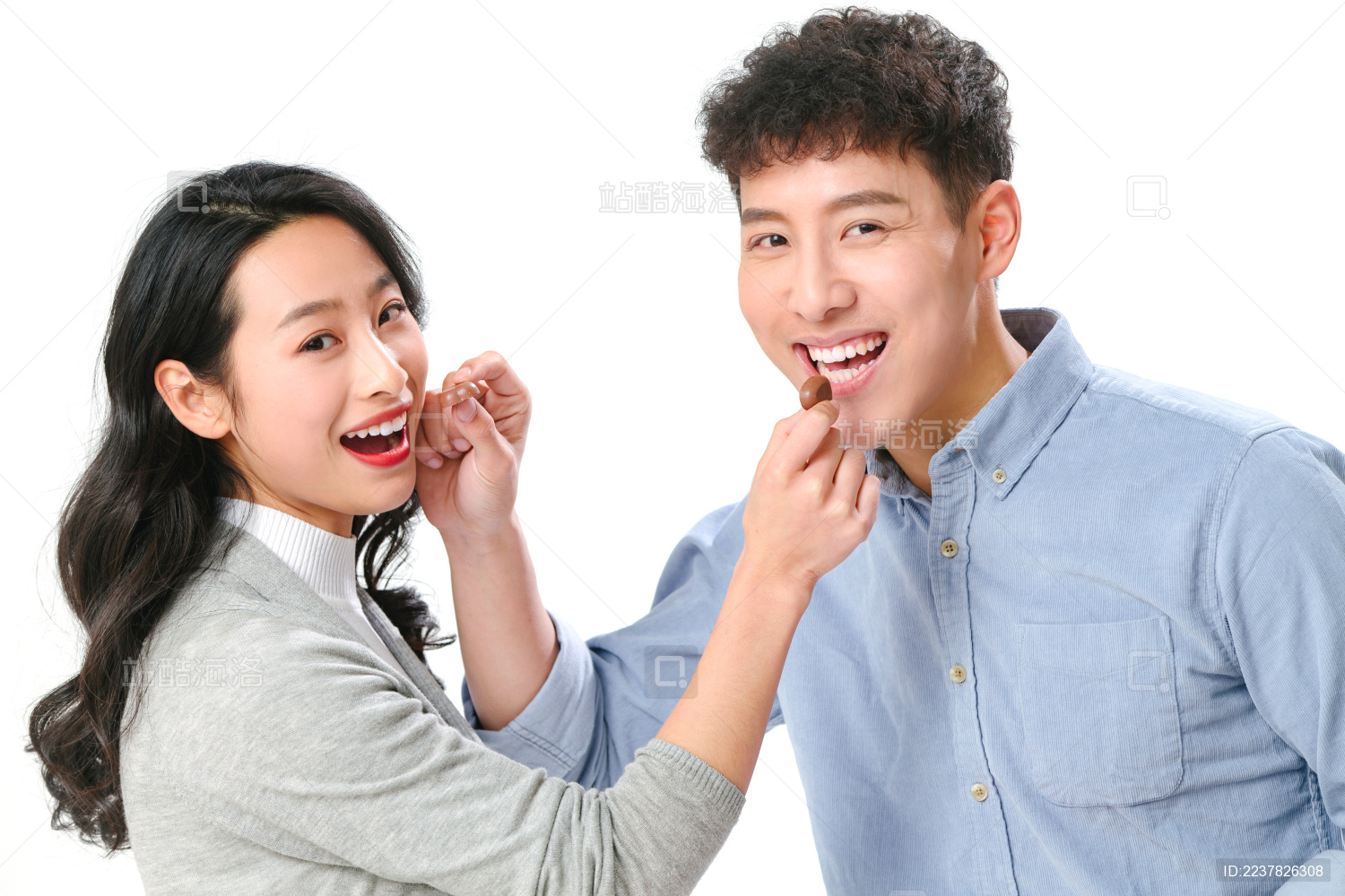 年轻情侣吃早餐-蓝牛仔影像-中国原创广告影像素材
