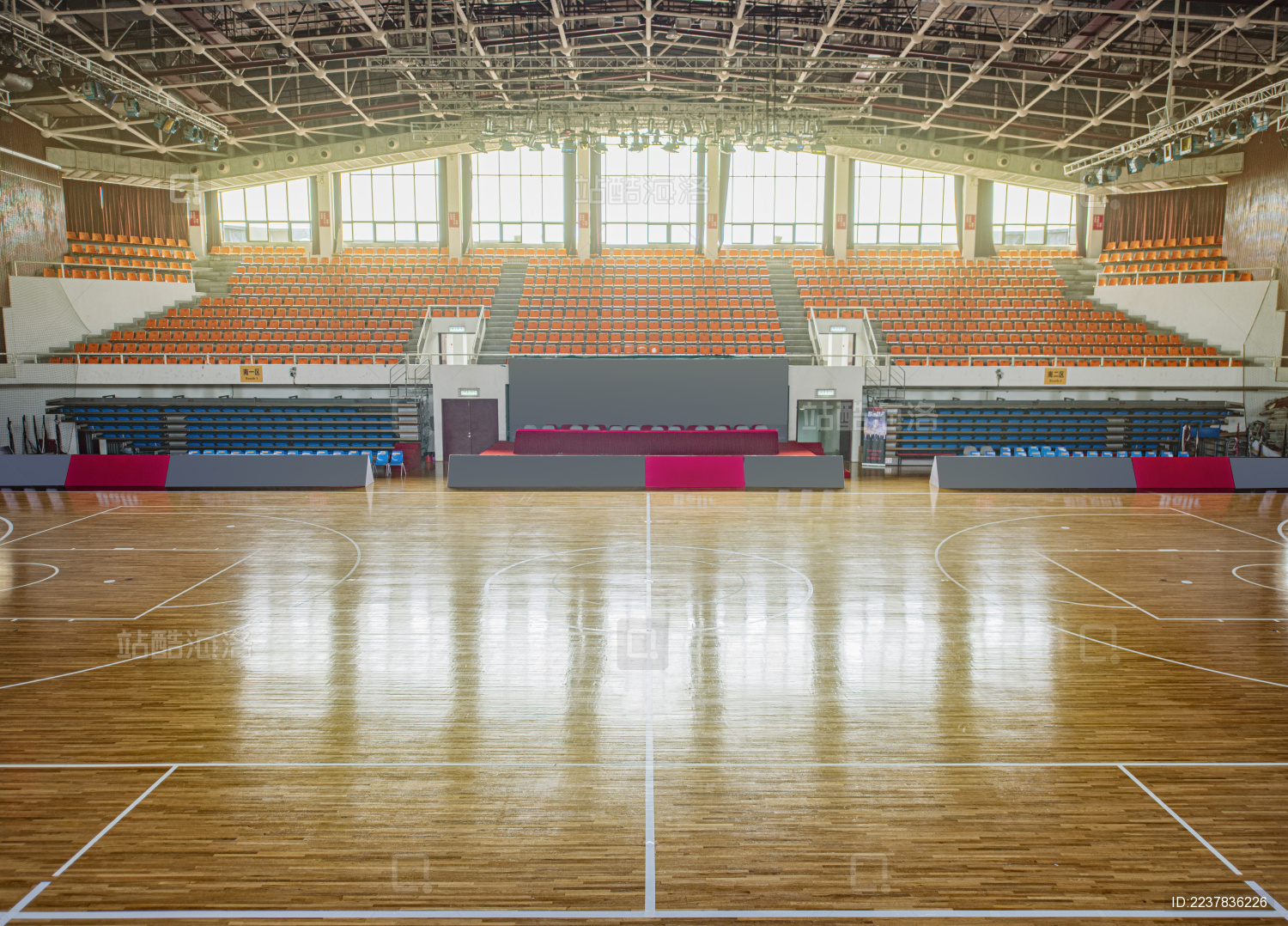 空旷的体育馆