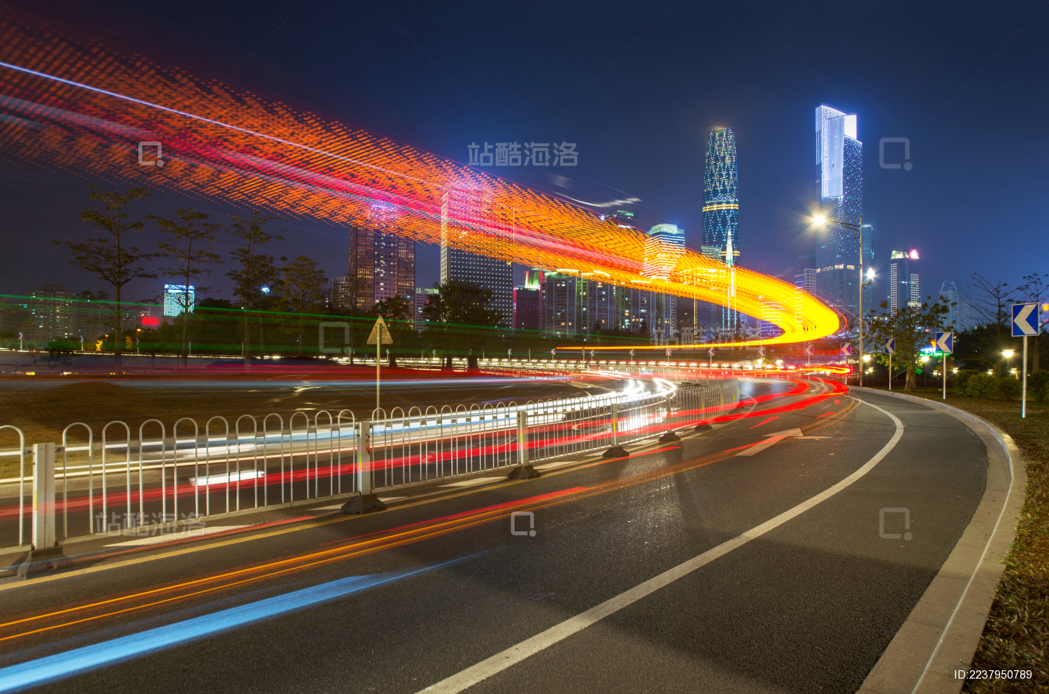 广州公路和写字楼 汽车光轨