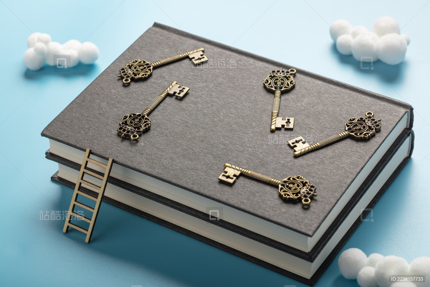 书本阶梯古老的钥匙在云端