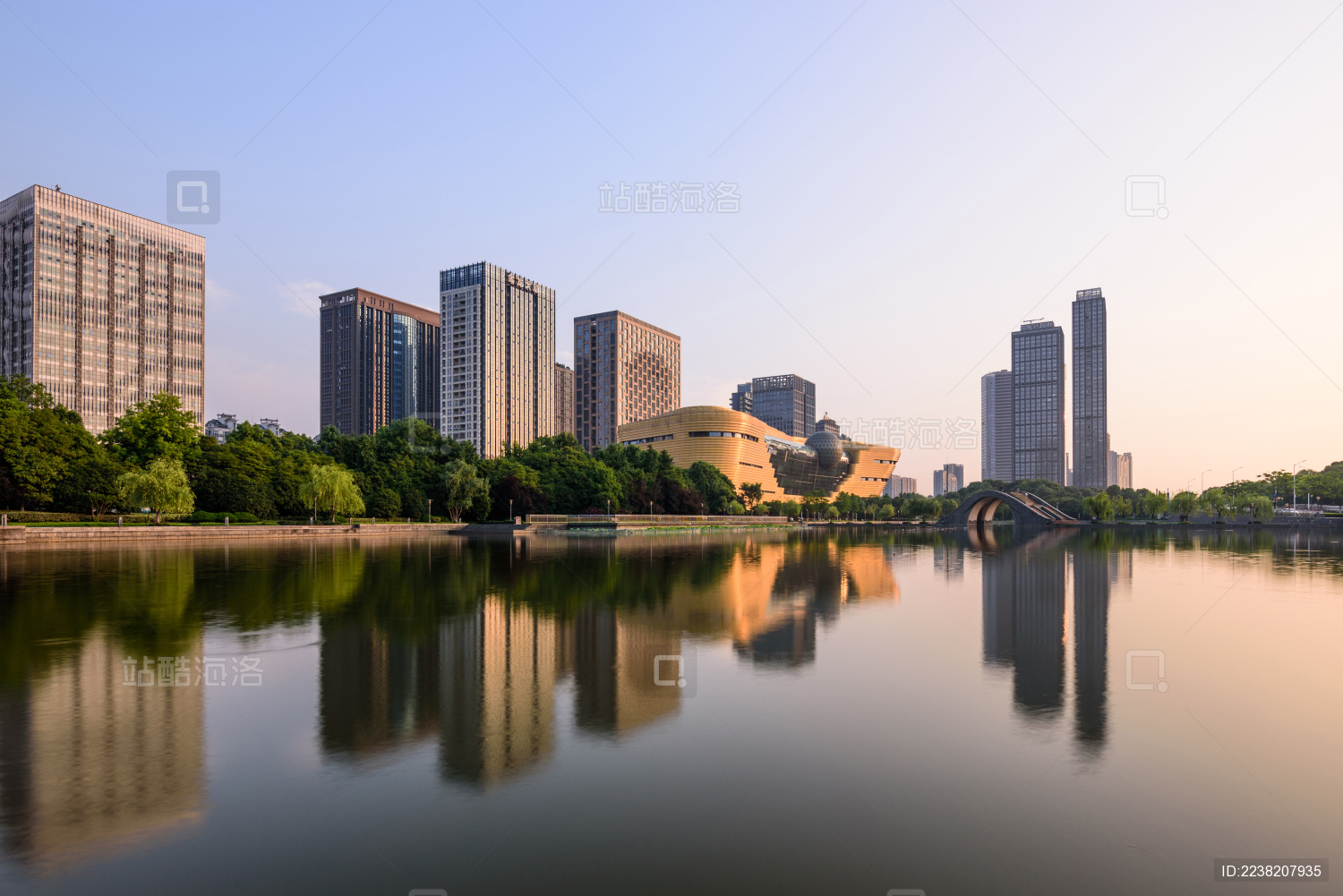 中国浙江杭州滨江区城市风光