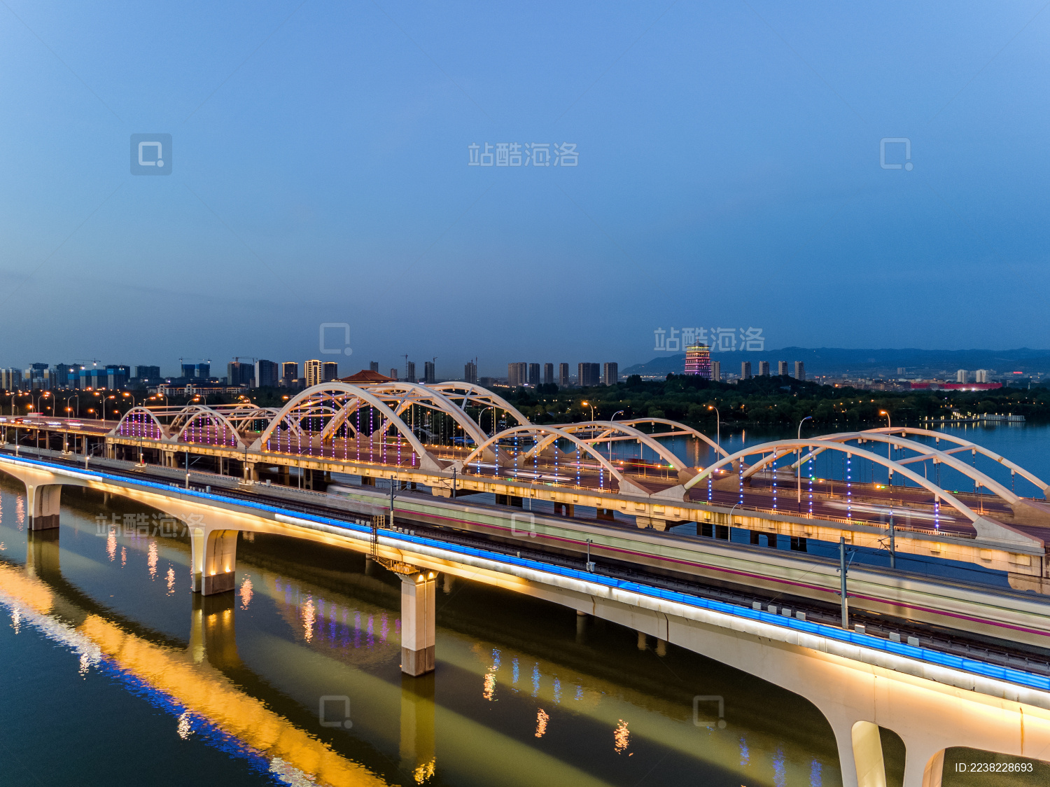 航拍西安广运大桥夜景