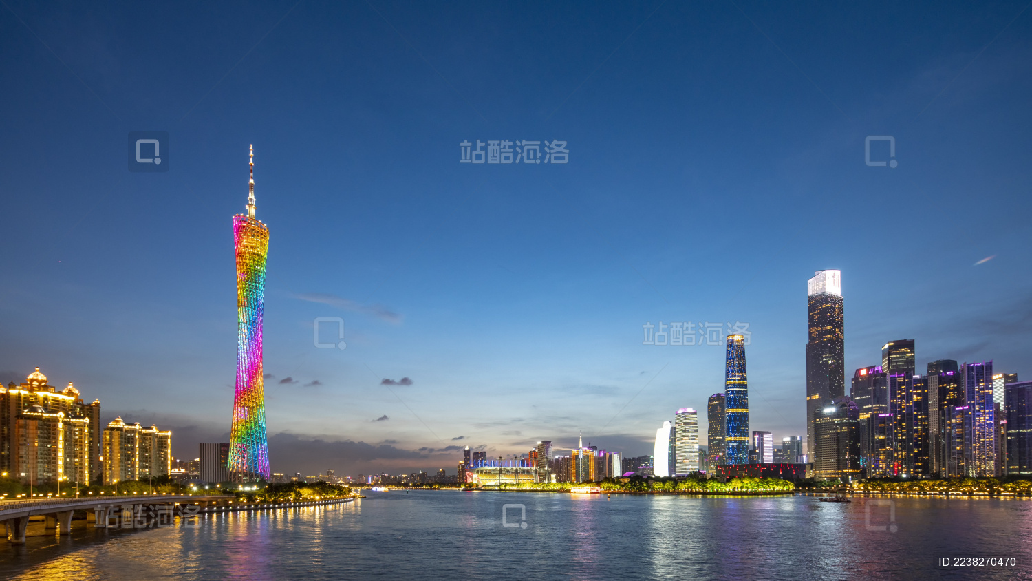 广州塔与珠江新城CBD蓝调夜景