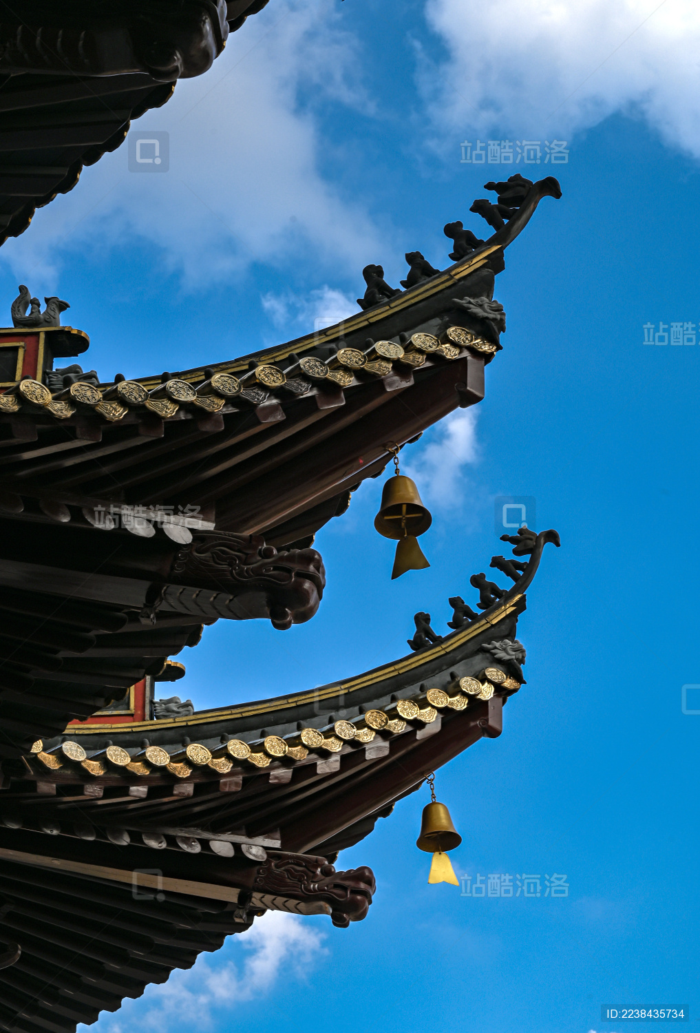 中式古建筑屋角飞檐及风铃