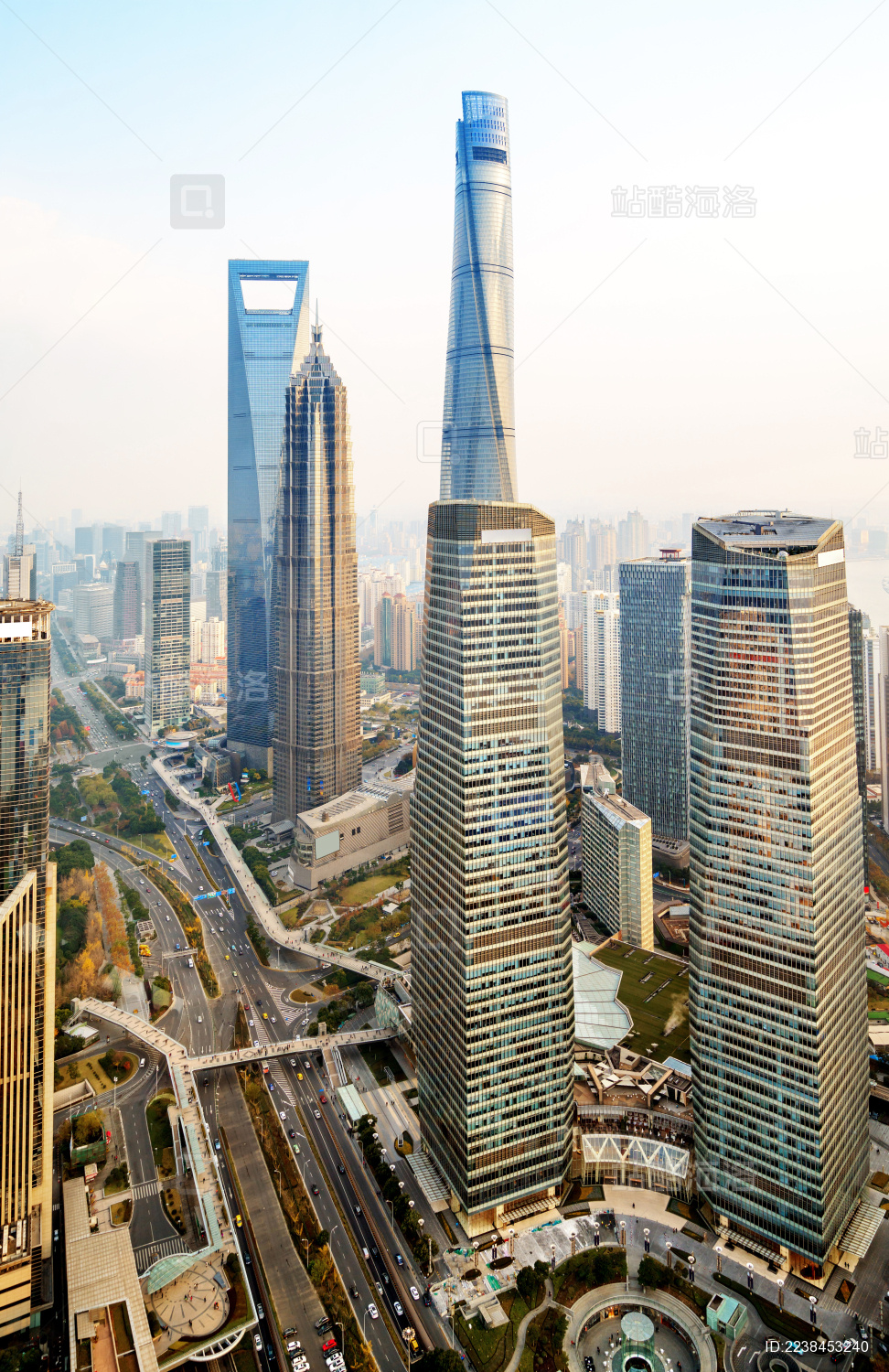 上海城市景观 高点拍摄的陆家嘴摩天大楼