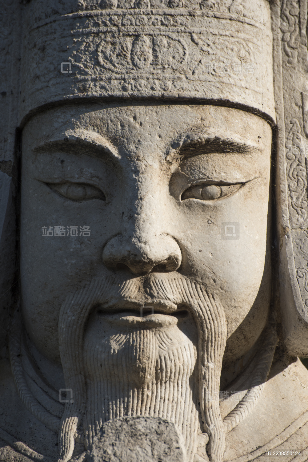 十三陵神路石人雕像文官头部特写
