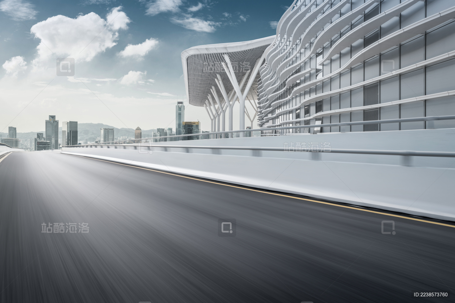 广州市容空旷的马路道路城市天际线