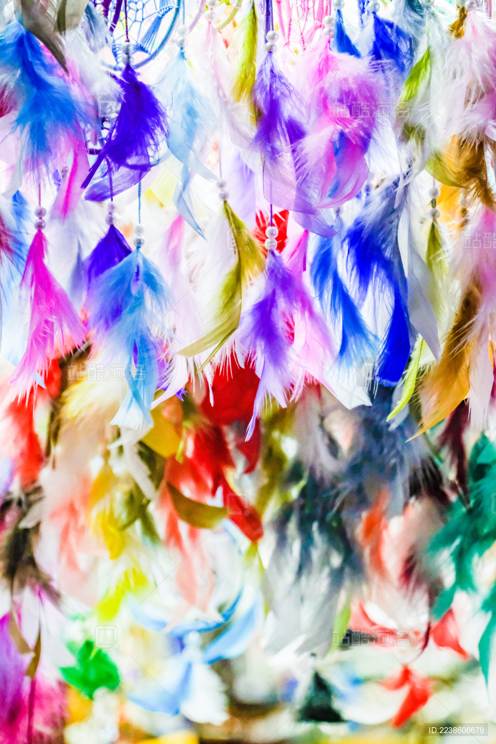 越南会安夜市上贩卖的羽毛纪念品