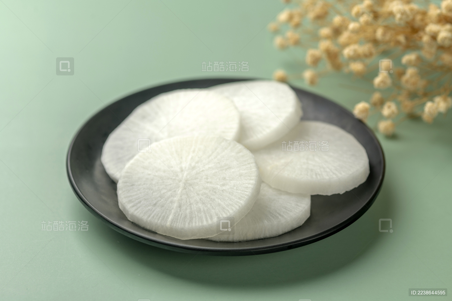 白萝卜绿色背景