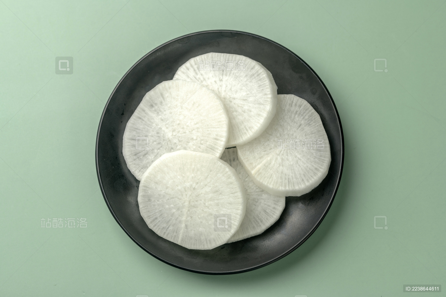 白萝卜绿色背景