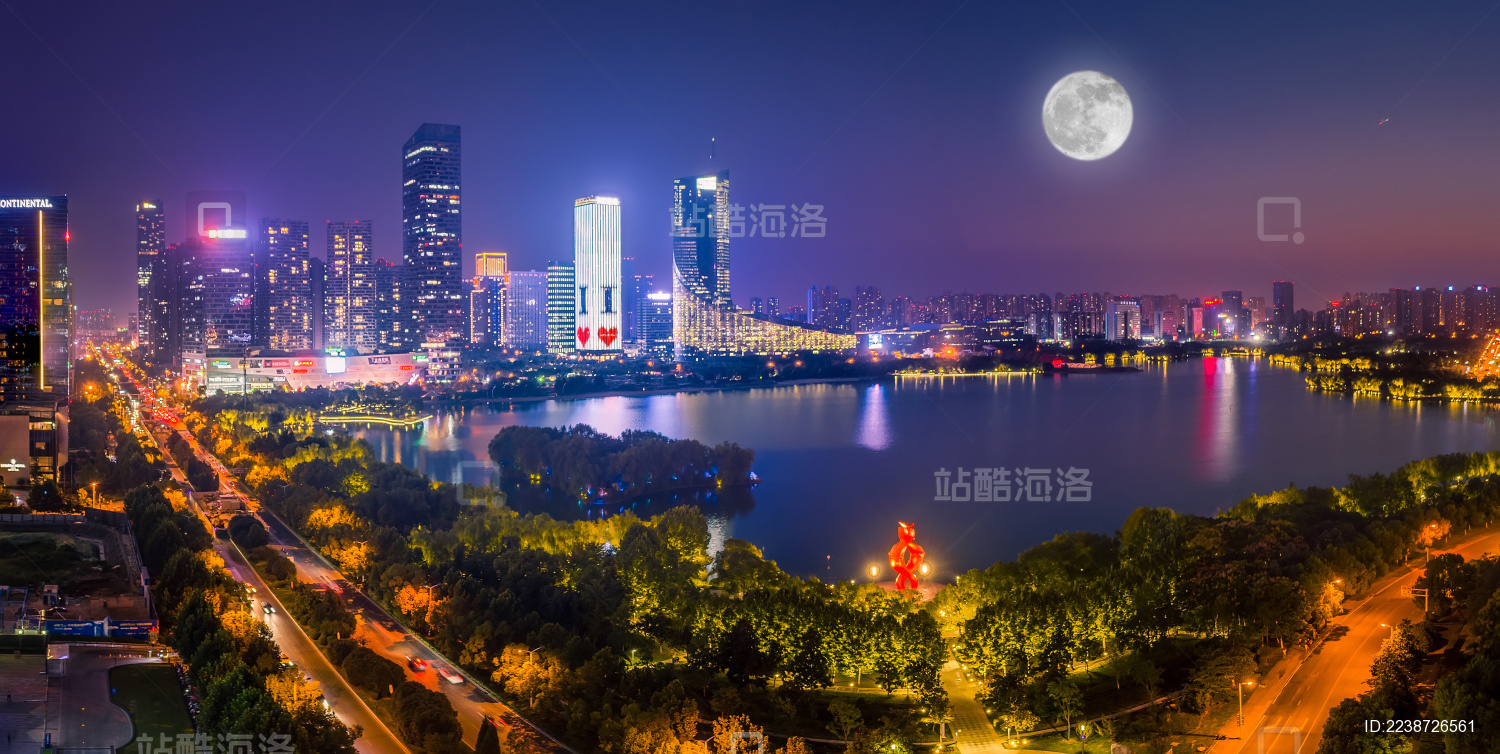 安徽合肥城市中秋节夜空中的月亮