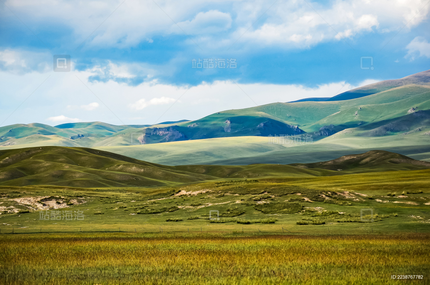 巴音布鲁克草原与天山