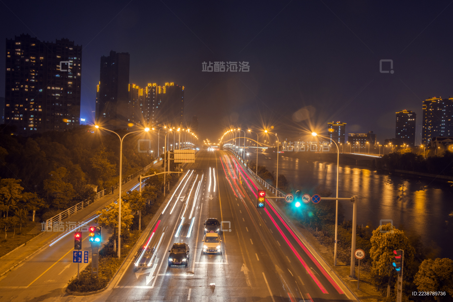 中国江苏无锡市城市公路夜景