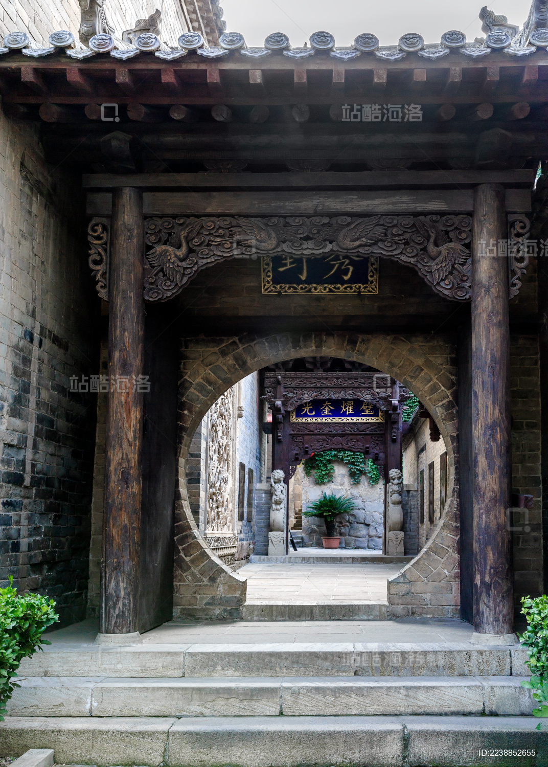 中国山西省晋城市皇城相府古建筑圆门