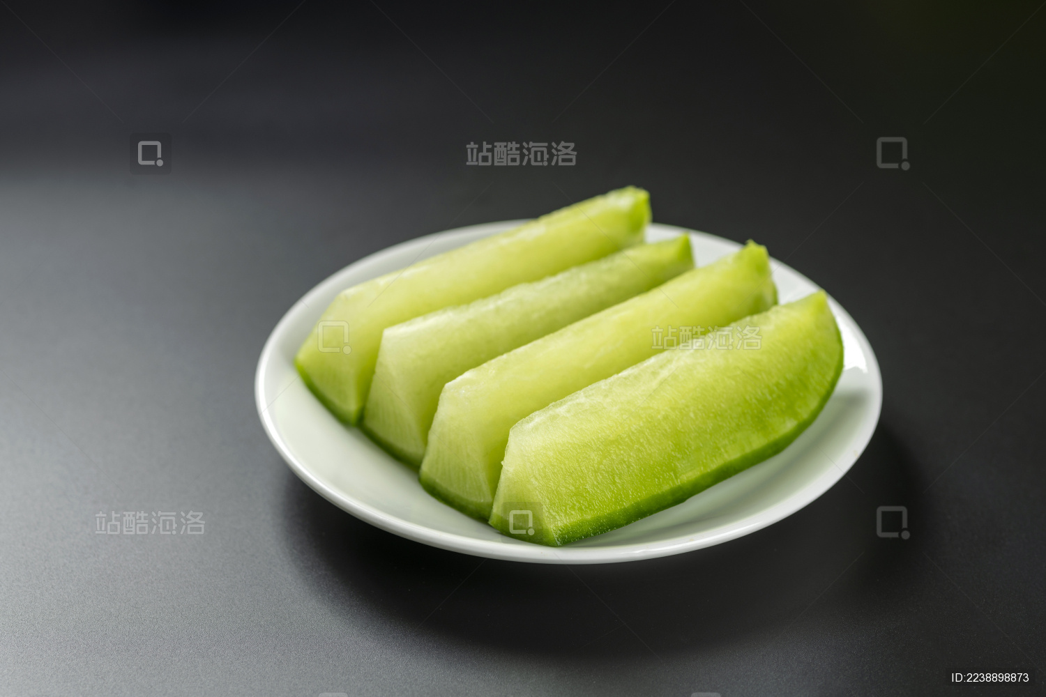 青萝卜特写黑色背景