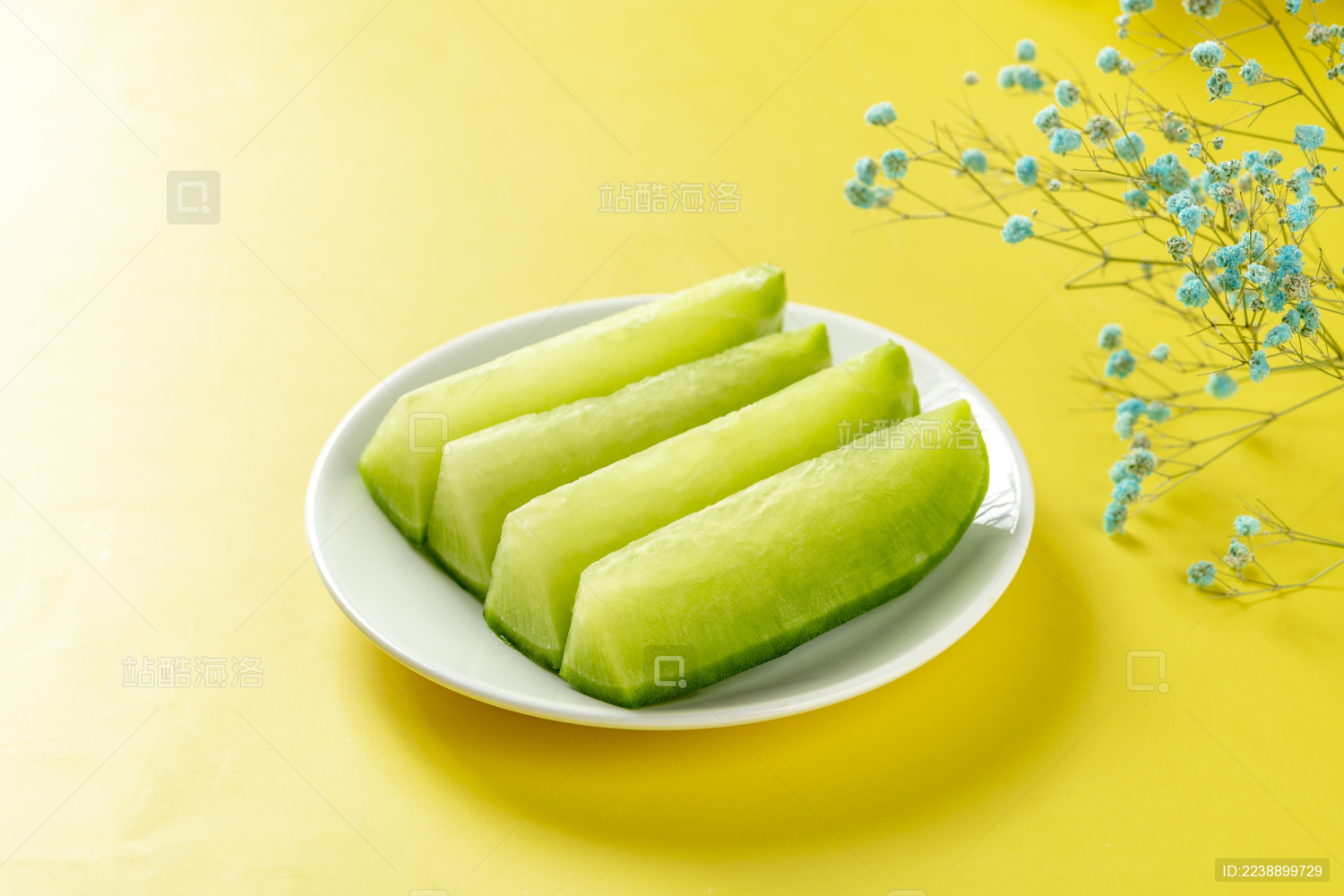 保健蔬菜青萝卜特写黄色莫兰迪色系背景