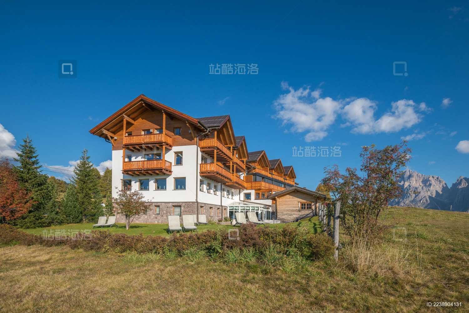 欧洲意大利多洛米蒂苏西高原度假酒店建筑