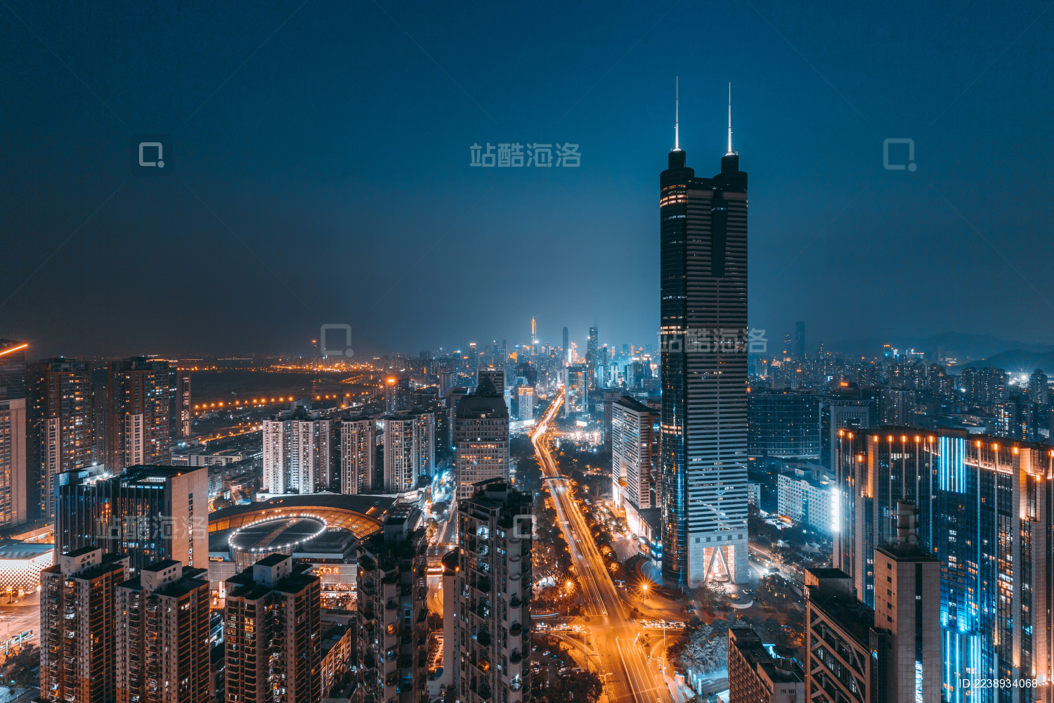  中国深圳市地王大厦罗湖中心区夜色