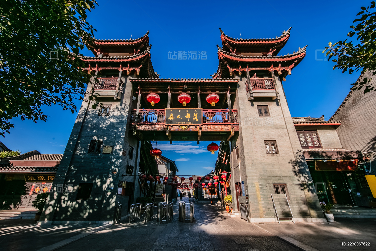 中国云南省楚雄市彝人部落牌楼古园林建筑_站酷海洛_正版图片_视频