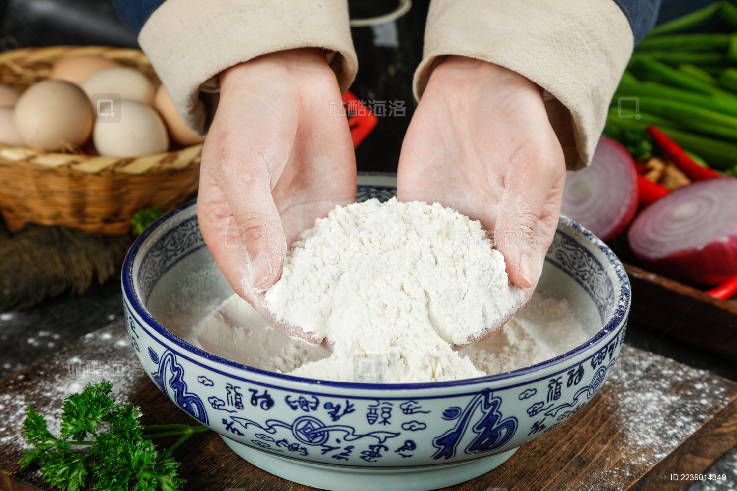 小麦粉可以做什么吃的,小麦粉做简单零食,面粉做小吃100种_大山谷图库