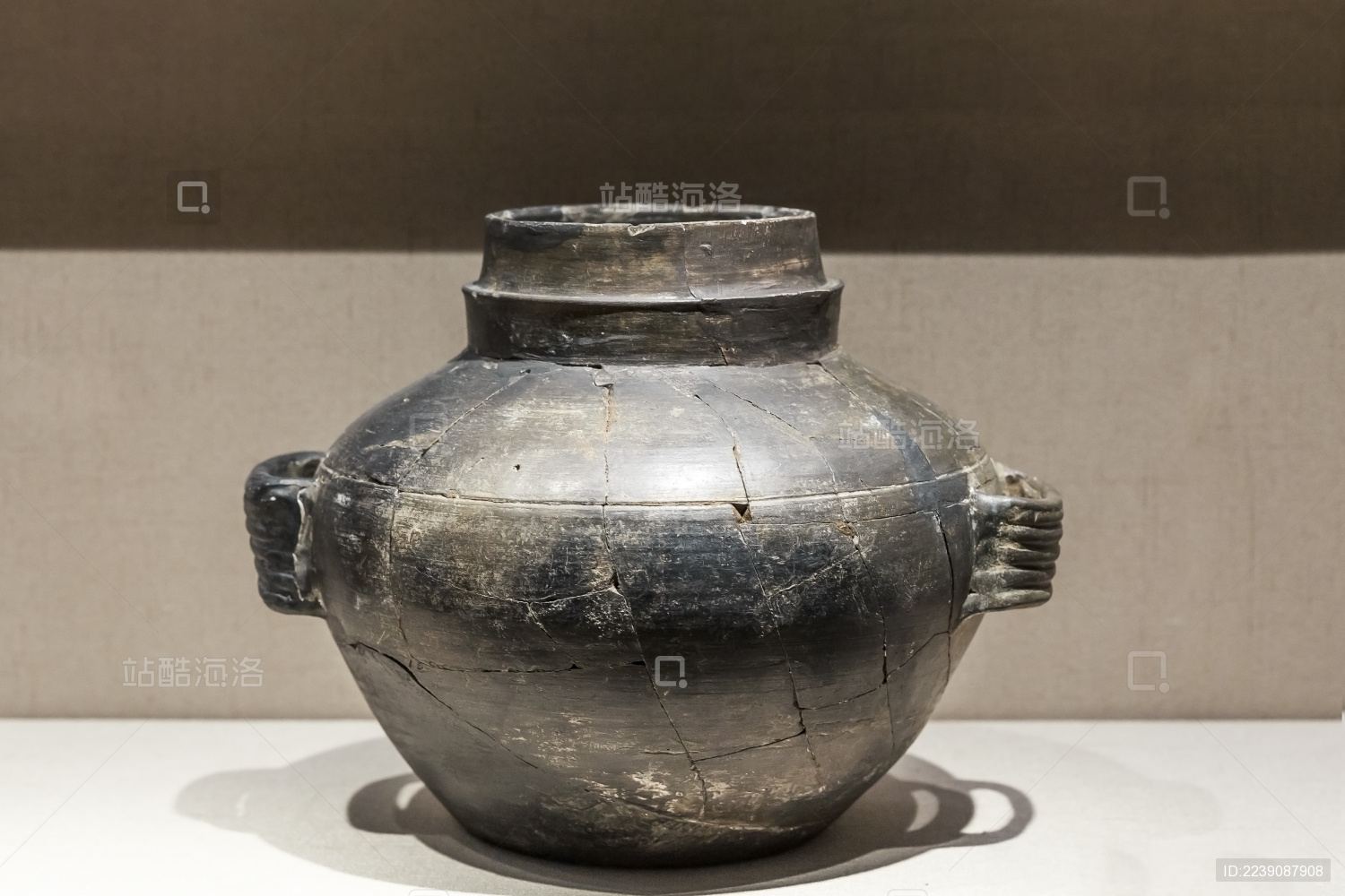 [图说]中国国家博物馆的稀世国宝们－－远古时期之龙山文化“薄胎黑陶高柄杯”与王字的来源“玉钺” - 知乎