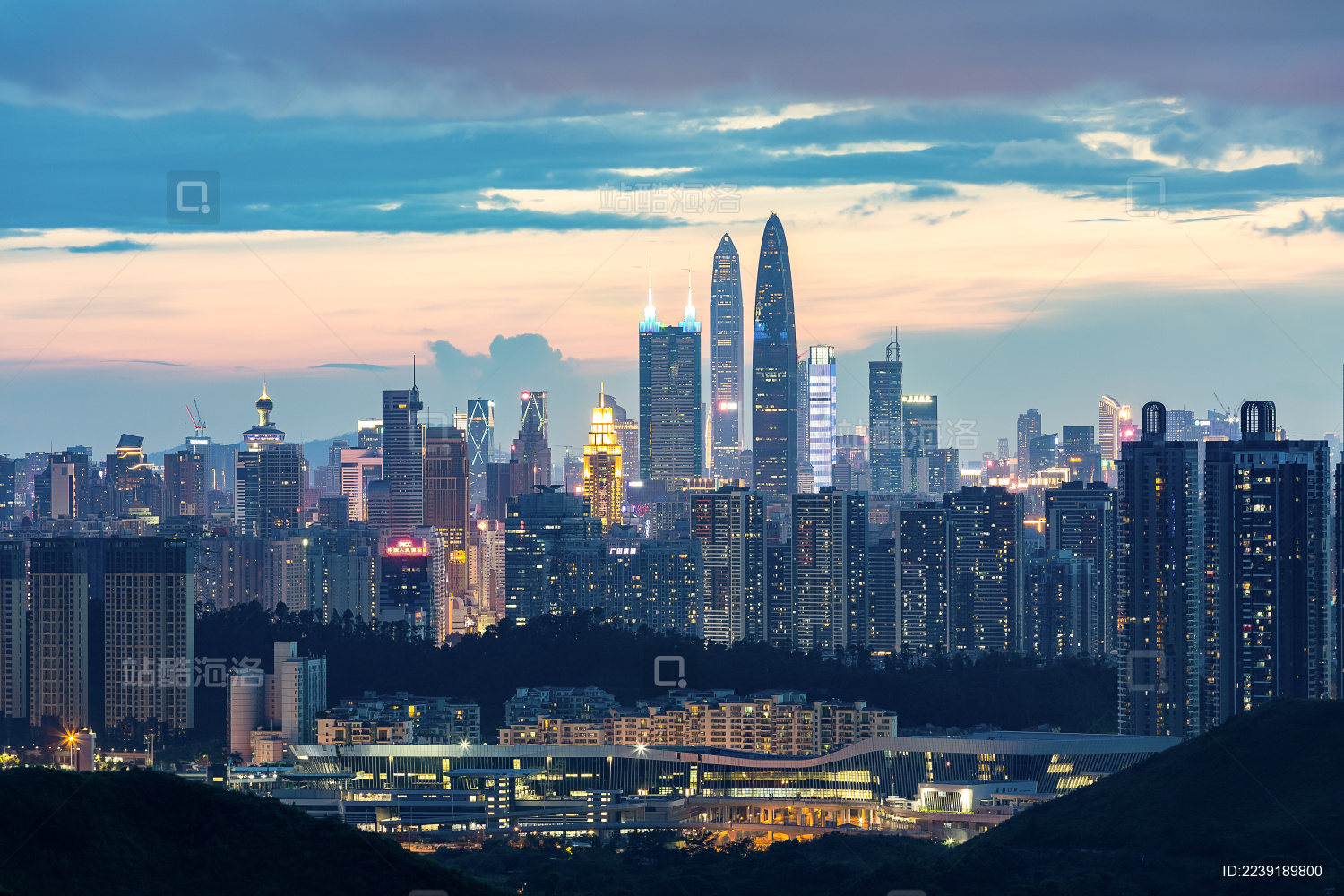 中国深圳罗湖区深圳夜色_站酷海洛_正版图片_视频_字体_音乐素材交易