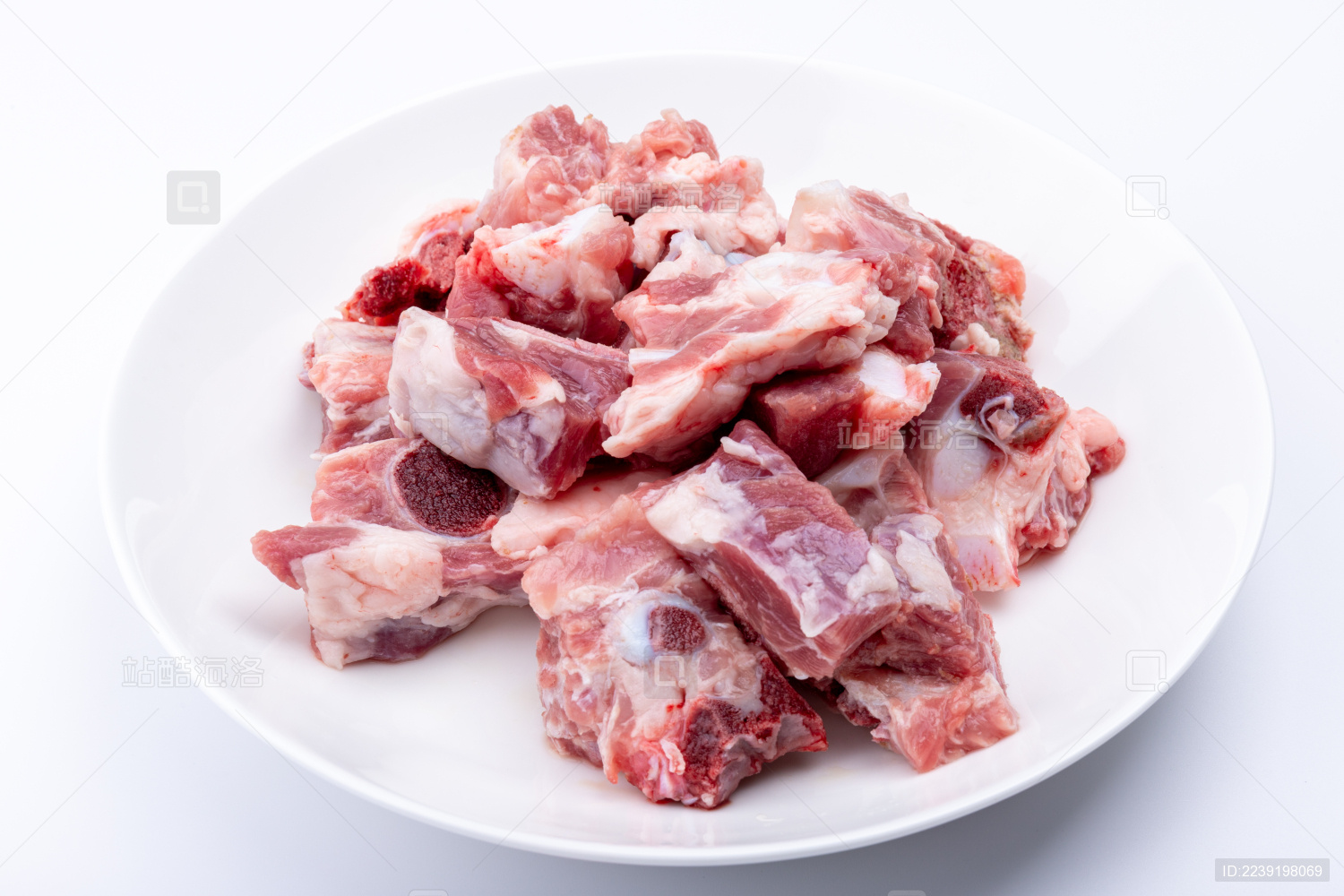新鲜的猪肉排骨食材