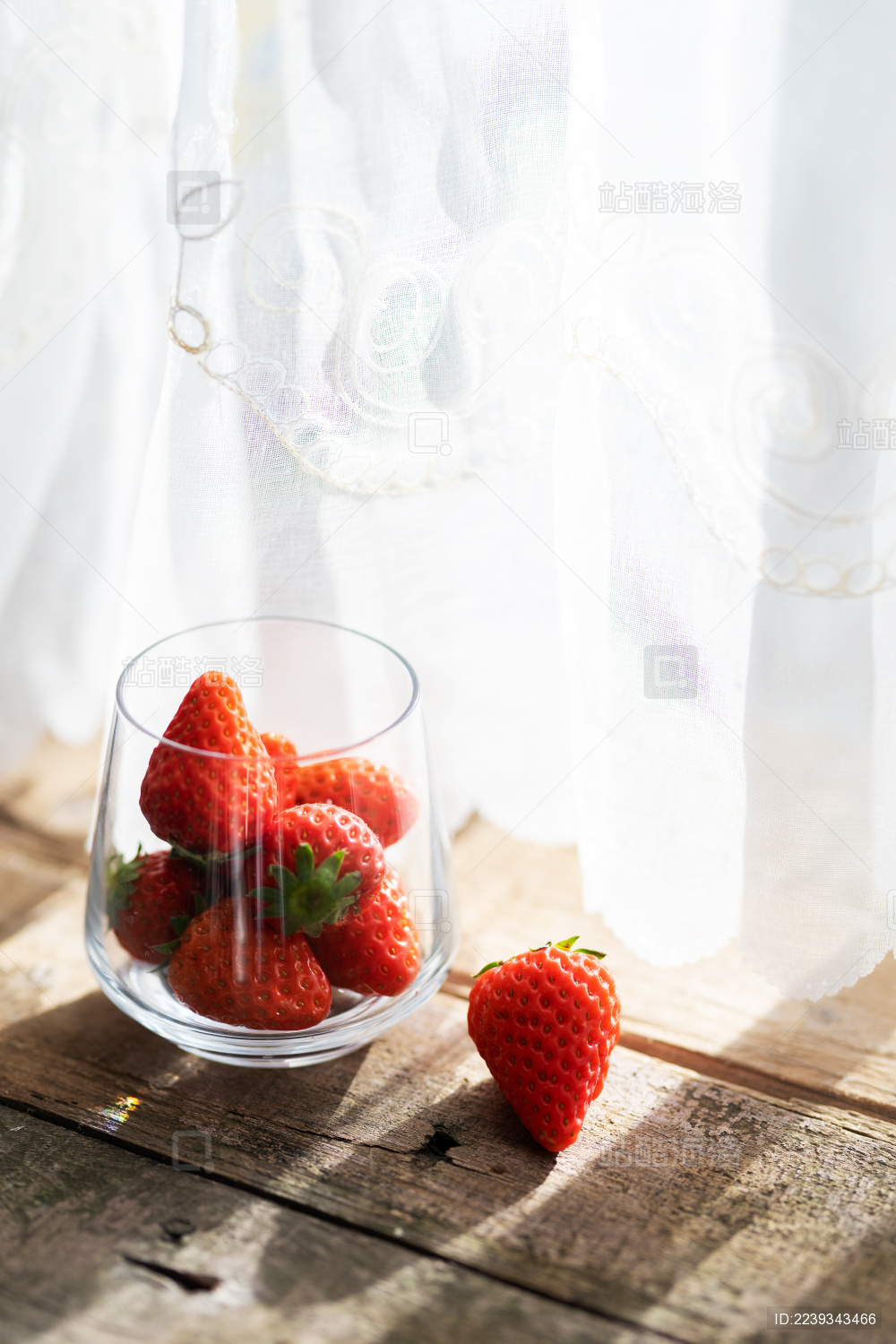 新鲜水果草莓静物摄影