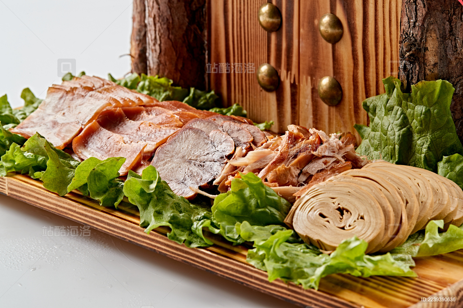 【李家猪蹄】哈尔滨的特色美食——哈尔滨红肠，熏酱！ - 知乎