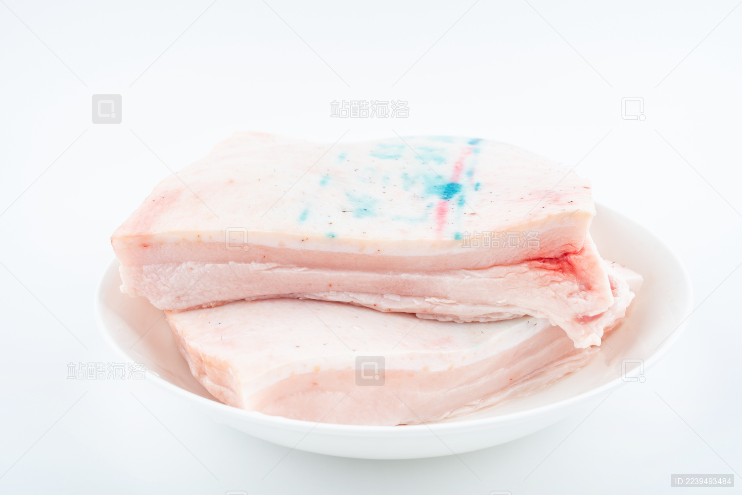 白背景上的猪肥膘肥肉