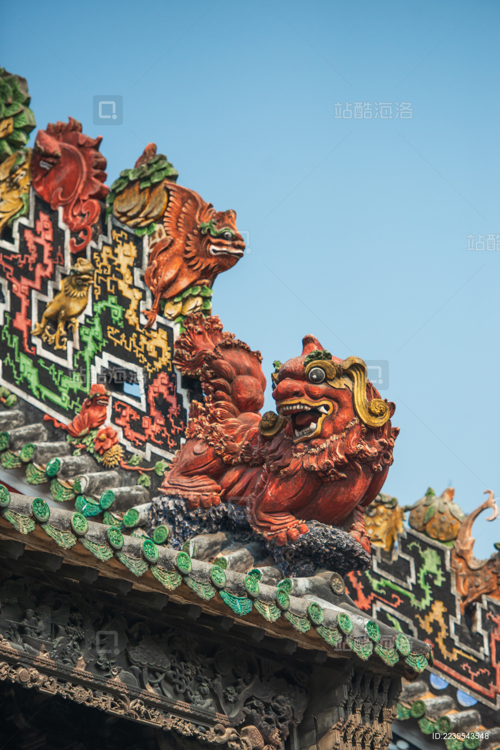 百年历史的广州陈家祠屋脊雕塑