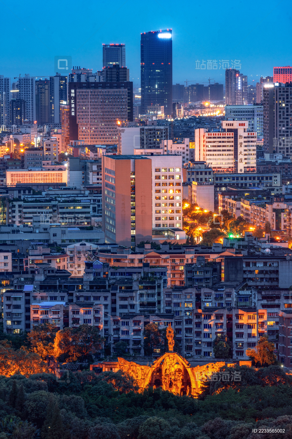 四川德阳市夜景。