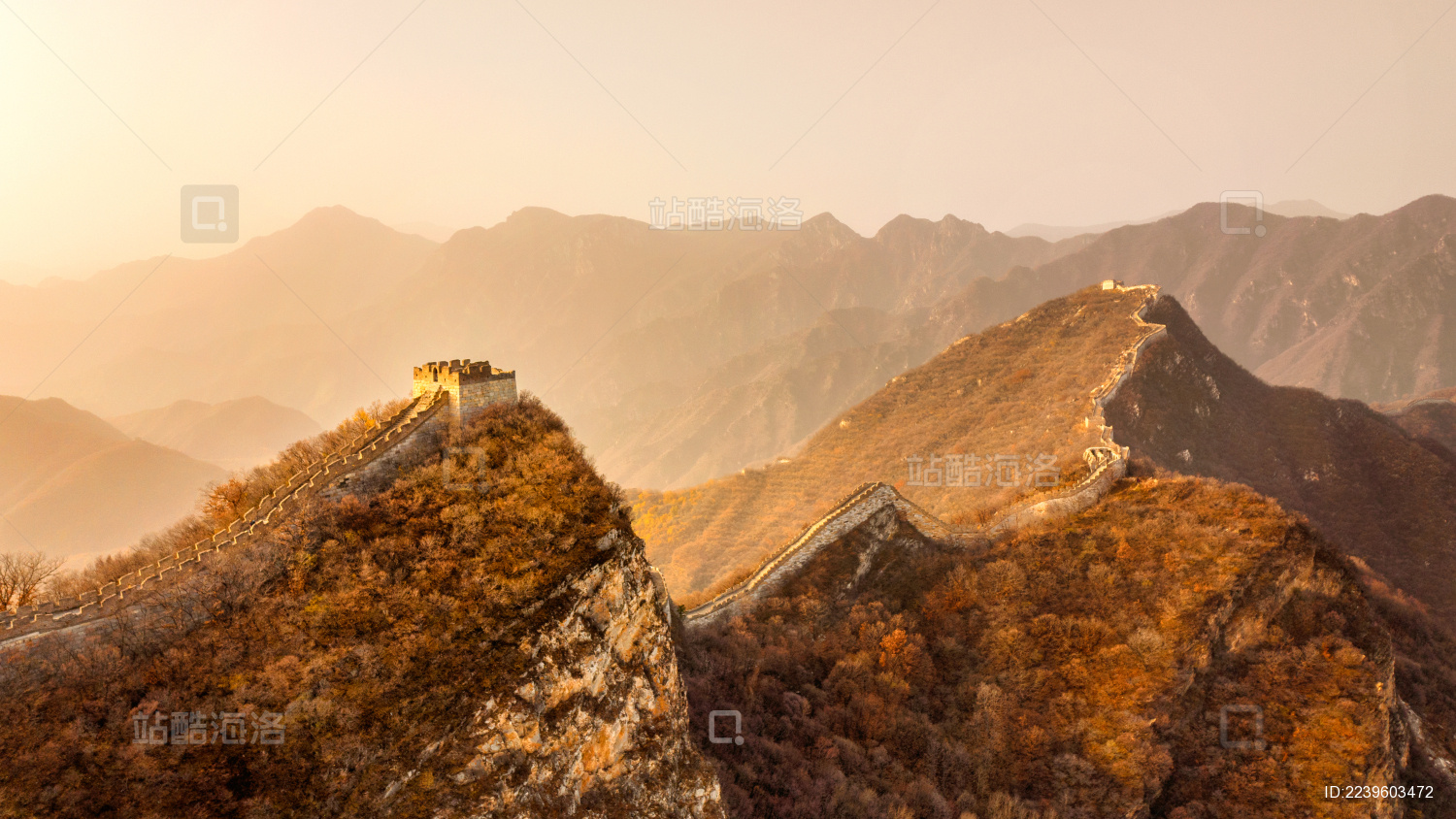 北京市怀柔区箭扣长城金色