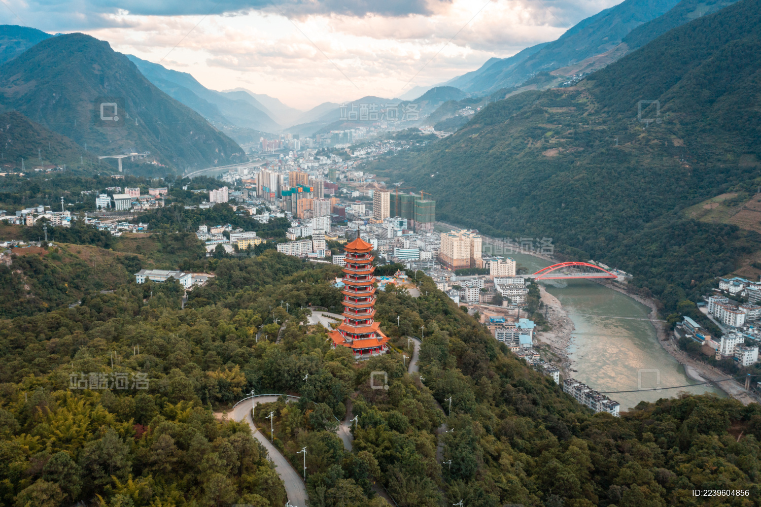 云南省怒江州怒江大峡谷六库市航拍风光