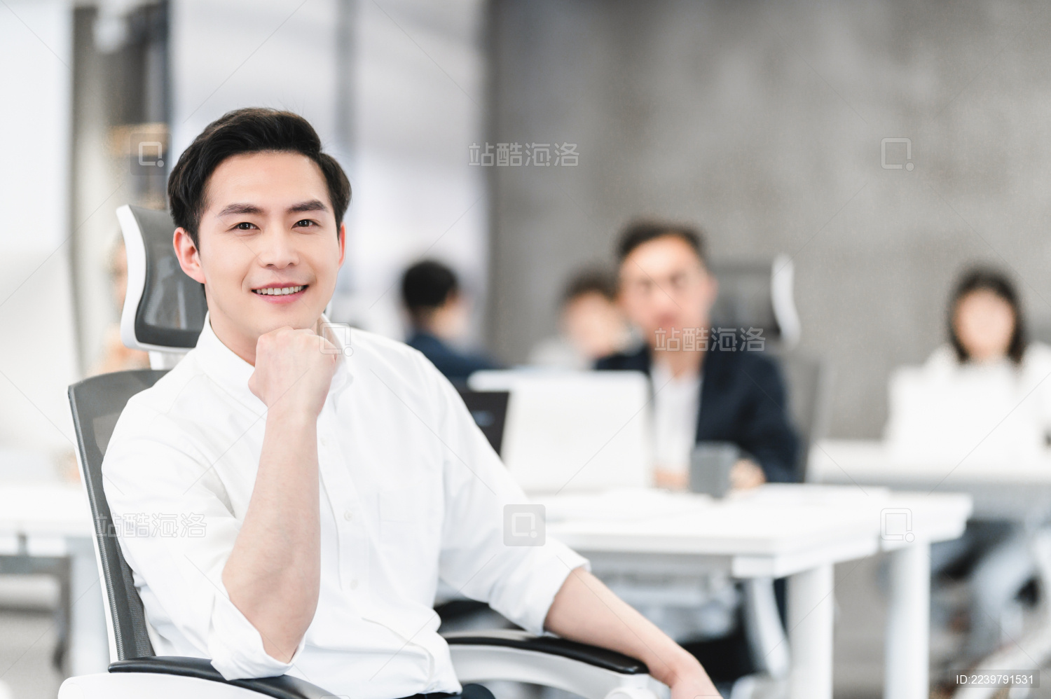 办公室商务东方人像