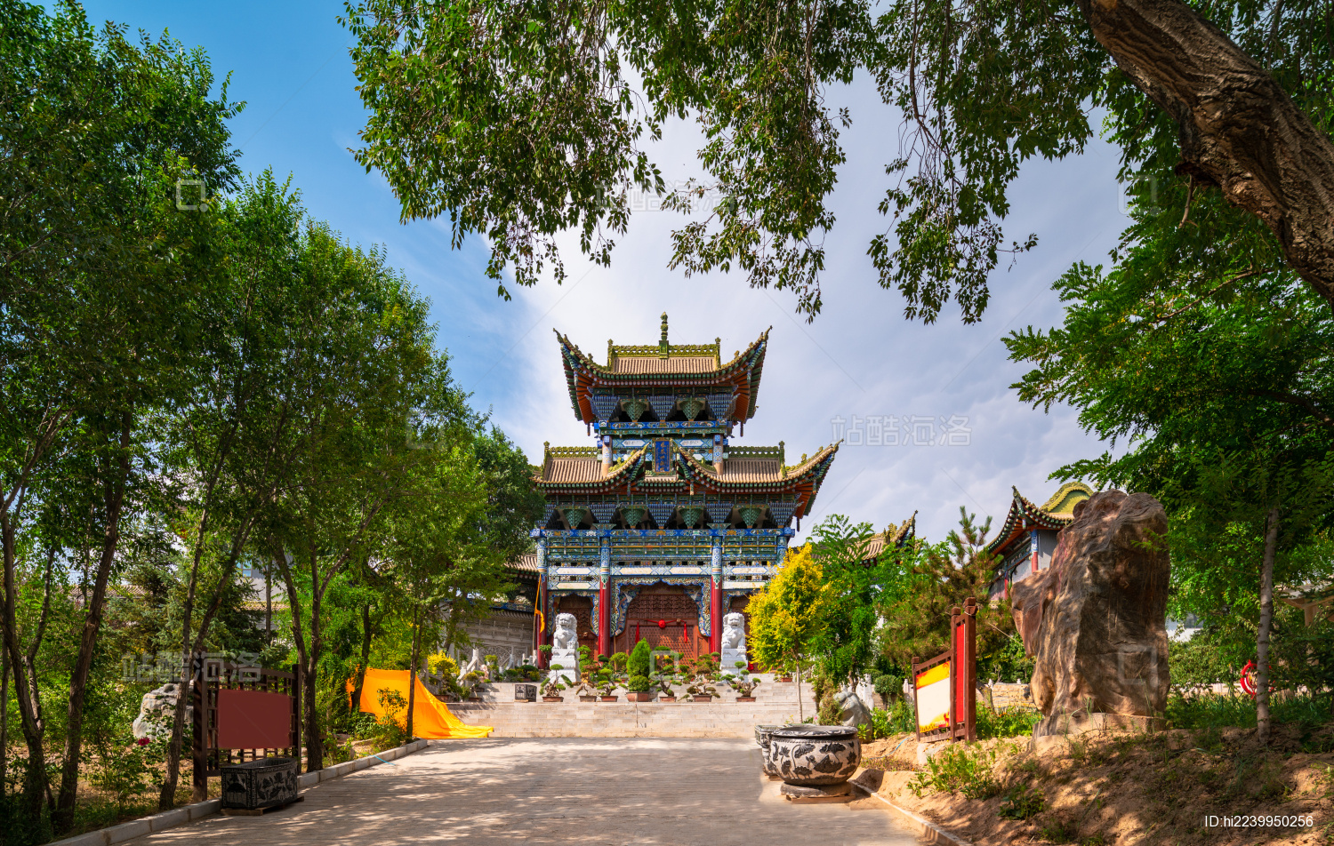 青海省 西宁市 北禅寺 是中国第二大悬空寺 可惜山上悬空寺没开放