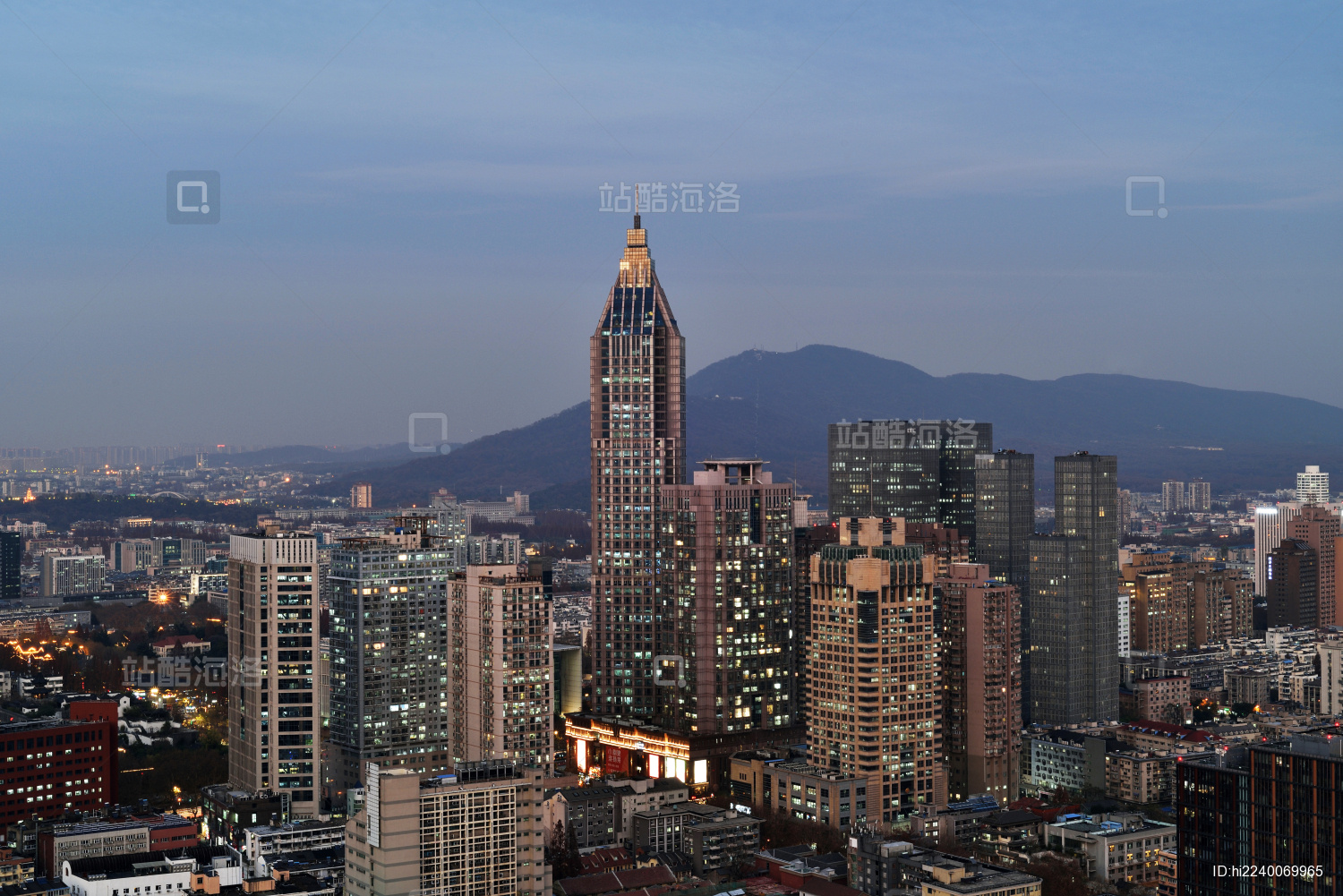 中国江苏南京大行宫城市建筑风光夜景