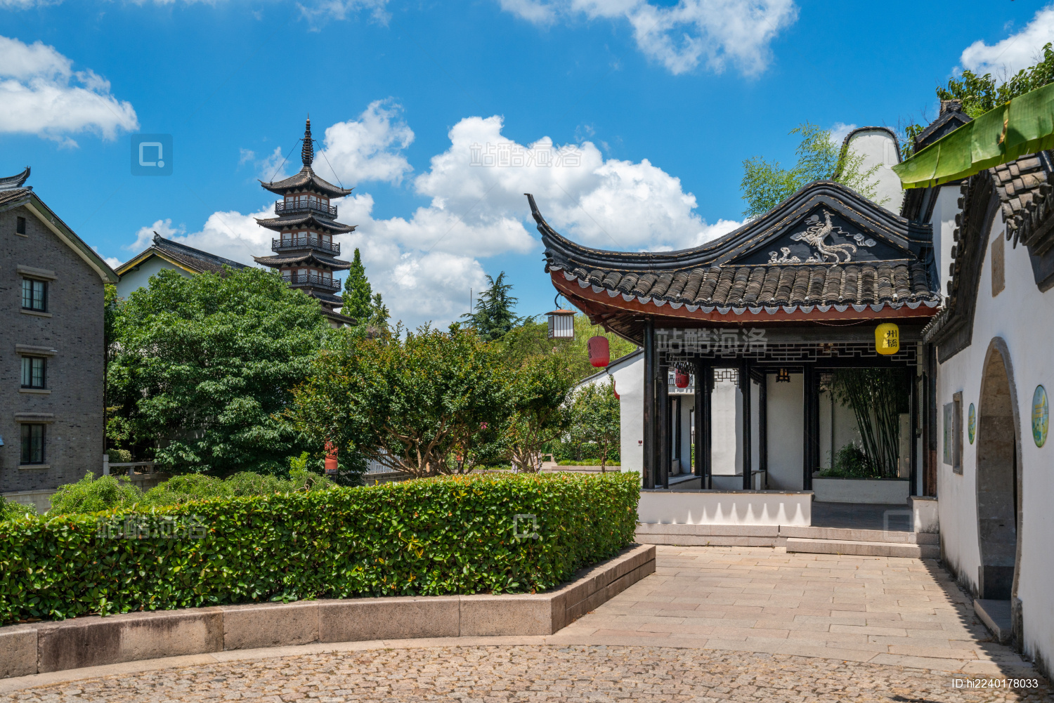 中国上海嘉定州桥老街法华寺古塔全貌