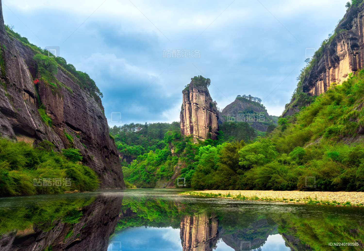 福建省南平市武夷山景区玉女峰九曲溪风光