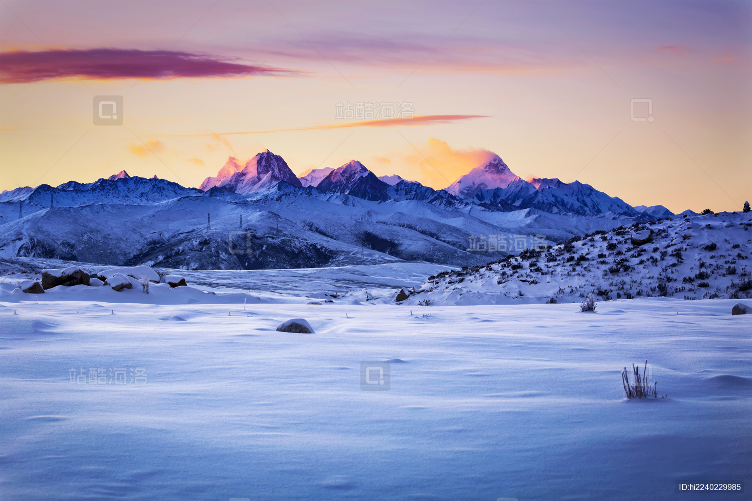 中国川西康定斯丁措看到的贡嘎雪山