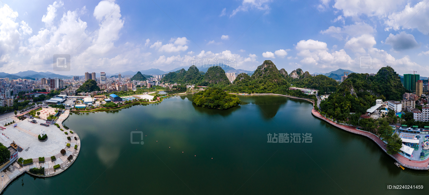 中国广东省云浮市蟠龙天湖城市天际线全景
